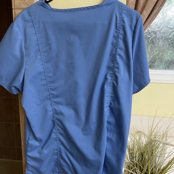 Scrub top - Picture 2 of 3
